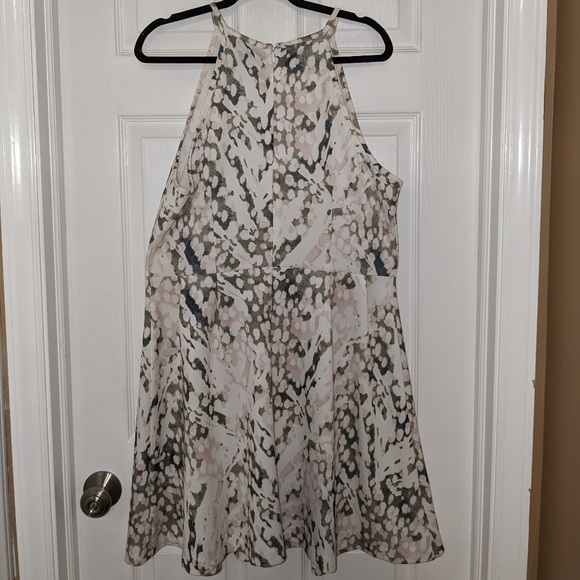 Patterned mini dress - Picture 2 of 3